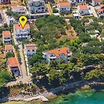 ゲストハウス Island Retreat ツコン