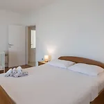 Island Retreat ゲストハウス 4*