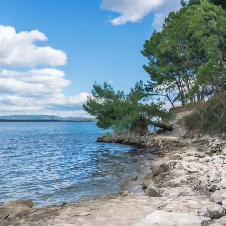 Island Retreat بيت ضيافة تكون